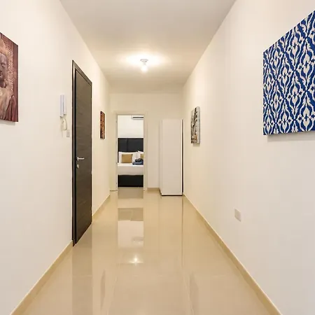 Bnbnova - 2br With Balcony & Sea Views In Spinola Bay